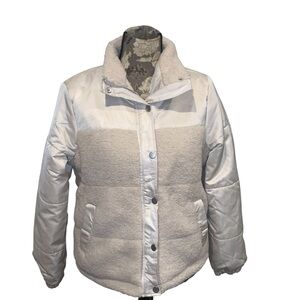 Cream Puffer Coat size medium 8/10 FLAW